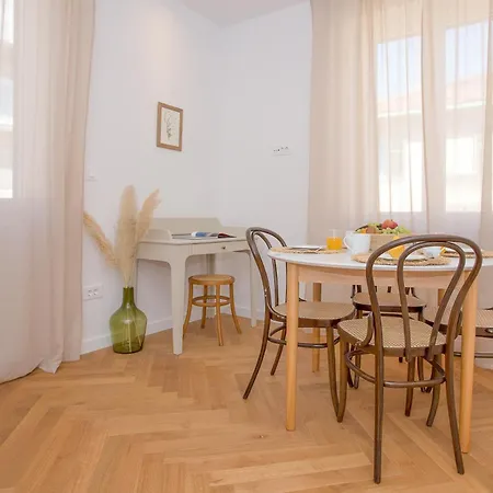Apartment New Orange Boutique L *