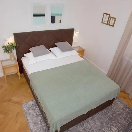 New Orange Boutique L Apartment