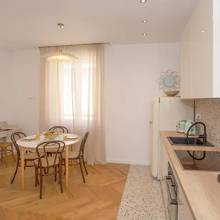 Apartment New Orange Boutique L Split