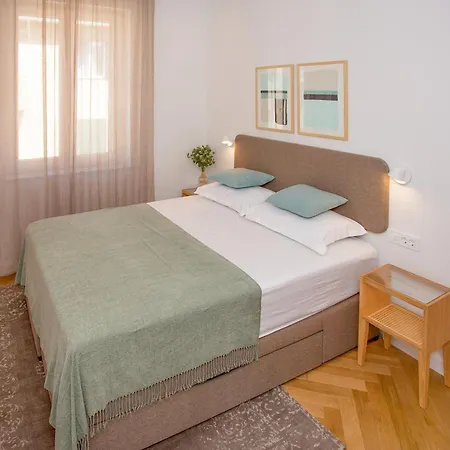 New Orange Boutique L Split