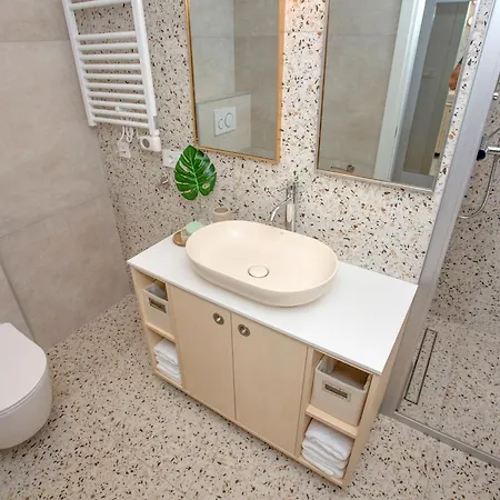New Orange Boutique L Apartment *