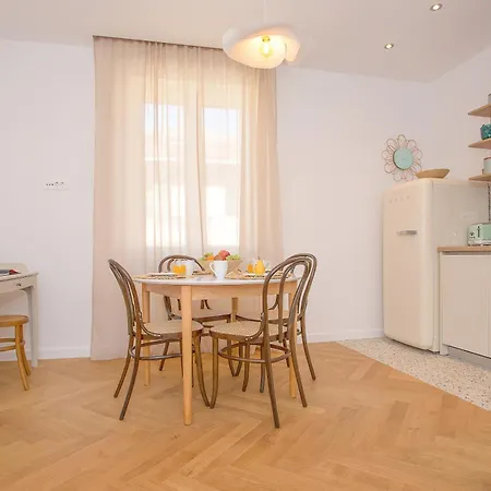 Apartment New Orange Boutique L Split